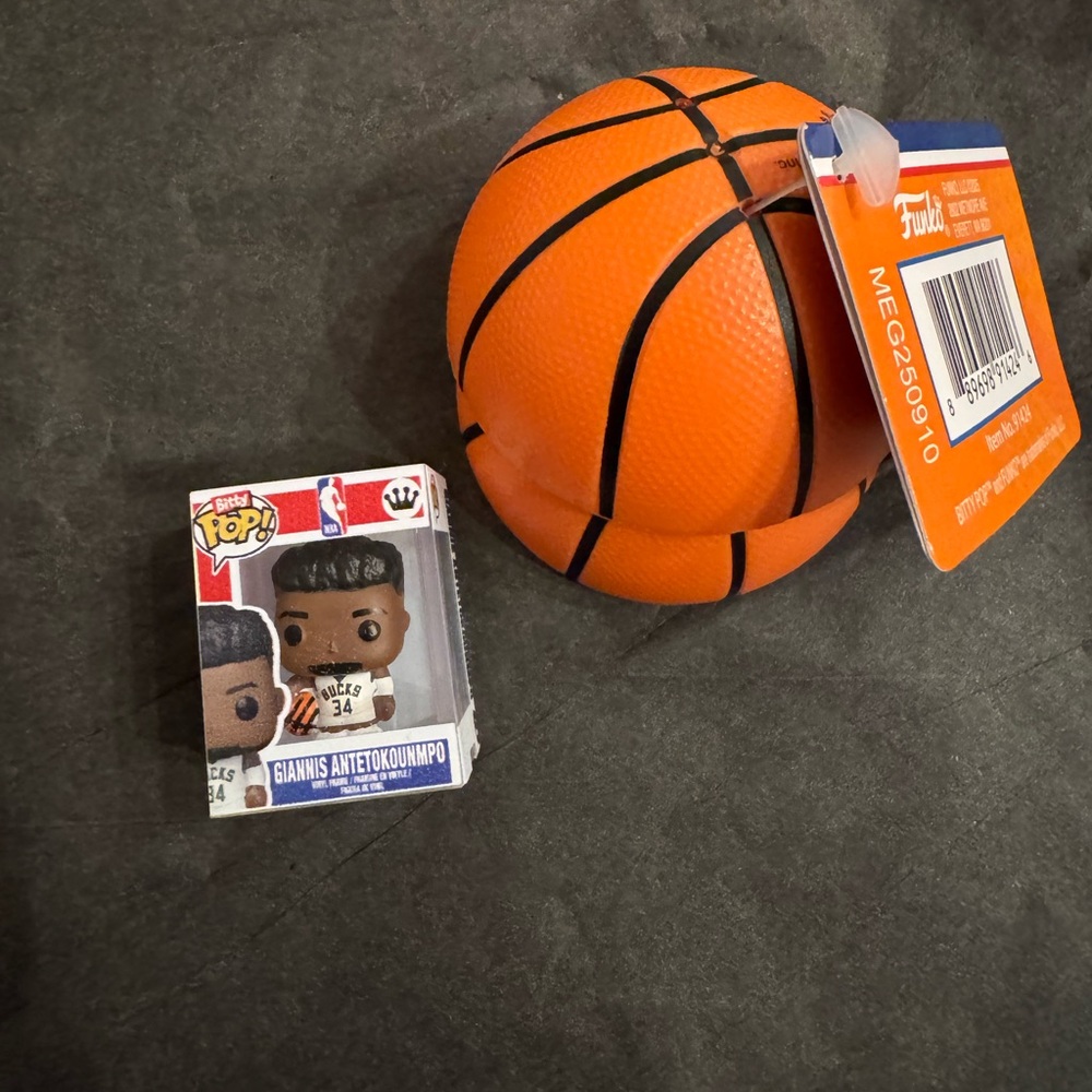 Funko Bitty Pop!® NBA Player Vinyl Figure Milwaukee Bucks Giannis Antetokounmpo
